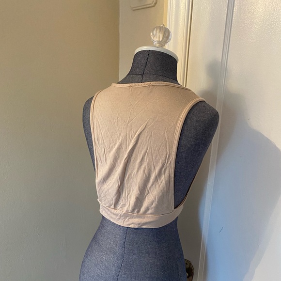 PrettyLittleThing Women’s Cream Cropped Top Size 6 - Picture 9 of 10